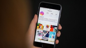 advertise through instagram stories